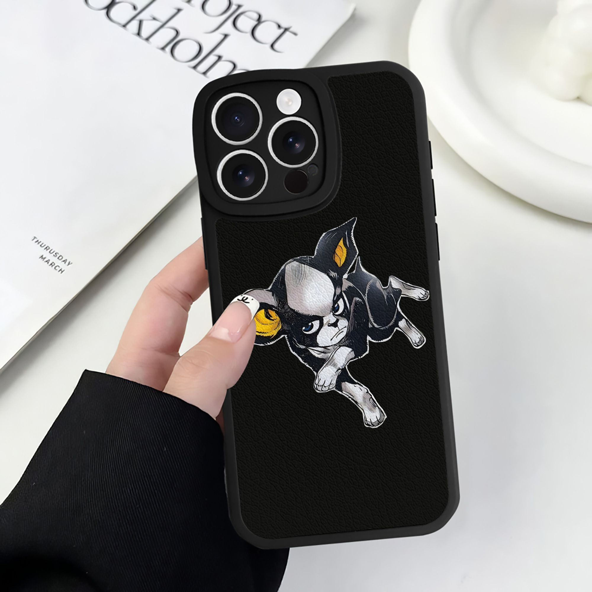 （画像用） ジョジョの奇妙な冒険 イギー JoJo's Bizarre Adventure Iggy 【iPhone 16シリーズ対応】シリコンスマホケース（レザー調） 材質：シリコン
